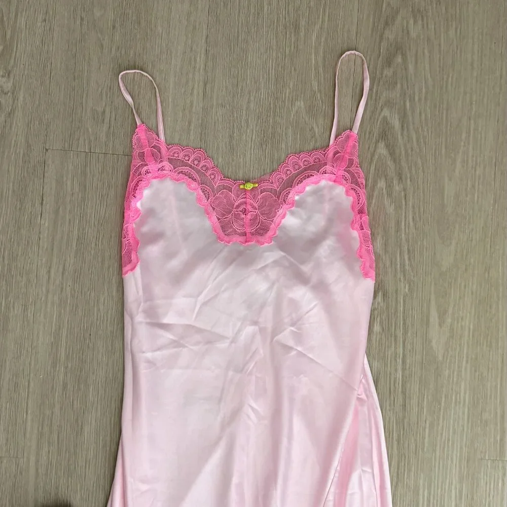 SKIMS Woven Lace Shine Dress - Picture 2 of 5